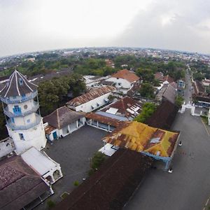 Zaen Hotel Syariah Solo